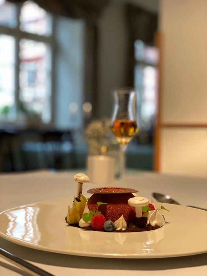& Restaurant Zum Riesen Hotel Wallduern